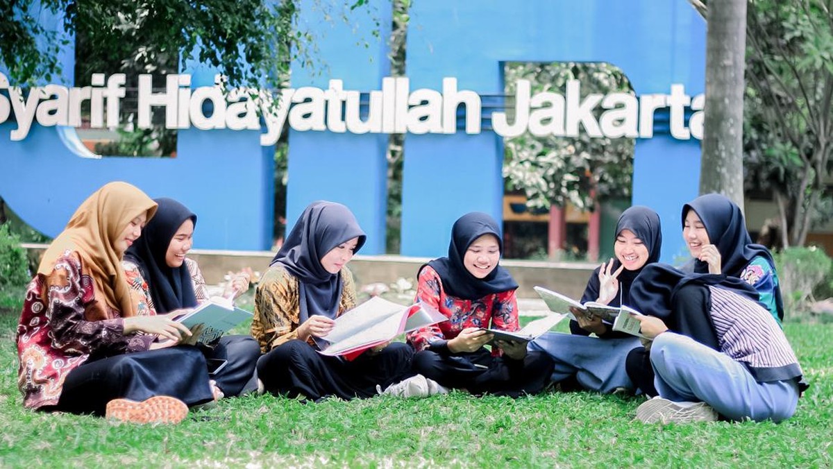 Bingung Pilih Kampus Islam Negeri? Ini Daftar PTKIN Terbaik Buatmu!