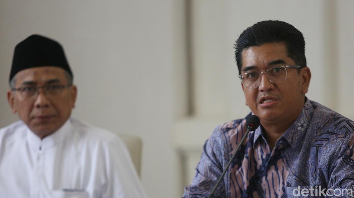 Disertasi Bahlil Belum Final? Universitas Angkat Bicara Soal Validitasnya