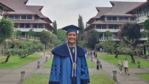 Kisah Inspiratif Jotti, Lulusan ITB dengan IPK S3 Hampir Sempurna & Karya Mendunia