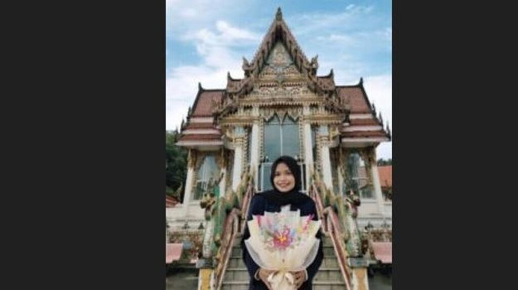 Kisah Inspiratif Salamah, Raih Wisudawan Terbaik FIB UB dengan Segudang Karya Ilmiah