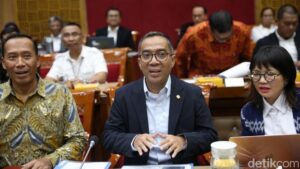 Kontroversi Disertasi Bahlil, Benarkah Intervensi Kampus Terjadi?